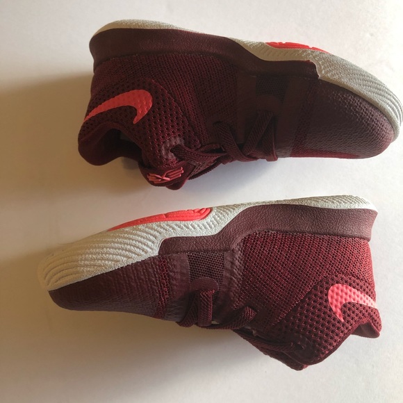 Nike shoes Size: 6C - Picture 6 of 11